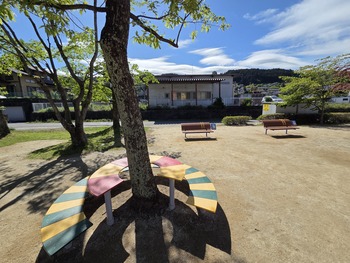 りんごっ子公園　ベンチ